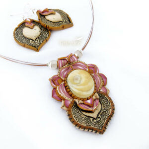 ollar colgante arcilla polimérica millefiori artesanía handmade hippie boho chic rosa opérculo cobha playa verano