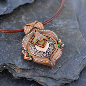 Collar colgante medallón necklace artesano artesanía handmade arte semipreciosa hindi marrón millefiori modelo