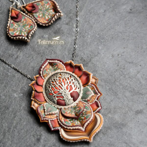 Collar colgante medallón necklace artesano artesanía handmade arte semipreciosa plata árbol de la vida grande rojo