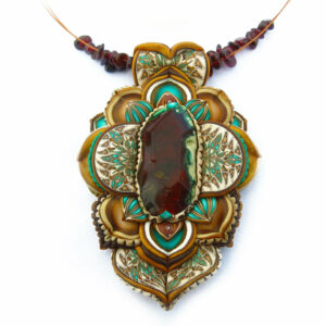 medallón colgante collar cuero arcilla polimérica flor largo artesanía handmade ágata facetada marrón